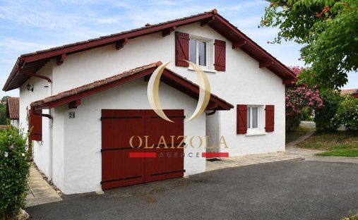 House in Acotz, Saint-Jean-de-Luz, France 1