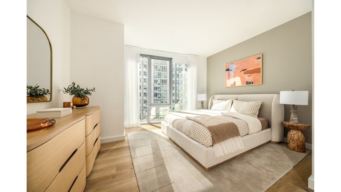 New York, New York, United States 5 - 18585280