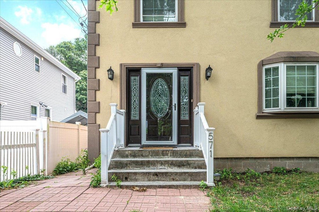 House in West Hempstead, New York, United States 4 - 18581447