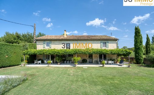 House in Suze-la-Rousse, Auvergne-Rhône-Alpes, France 1
