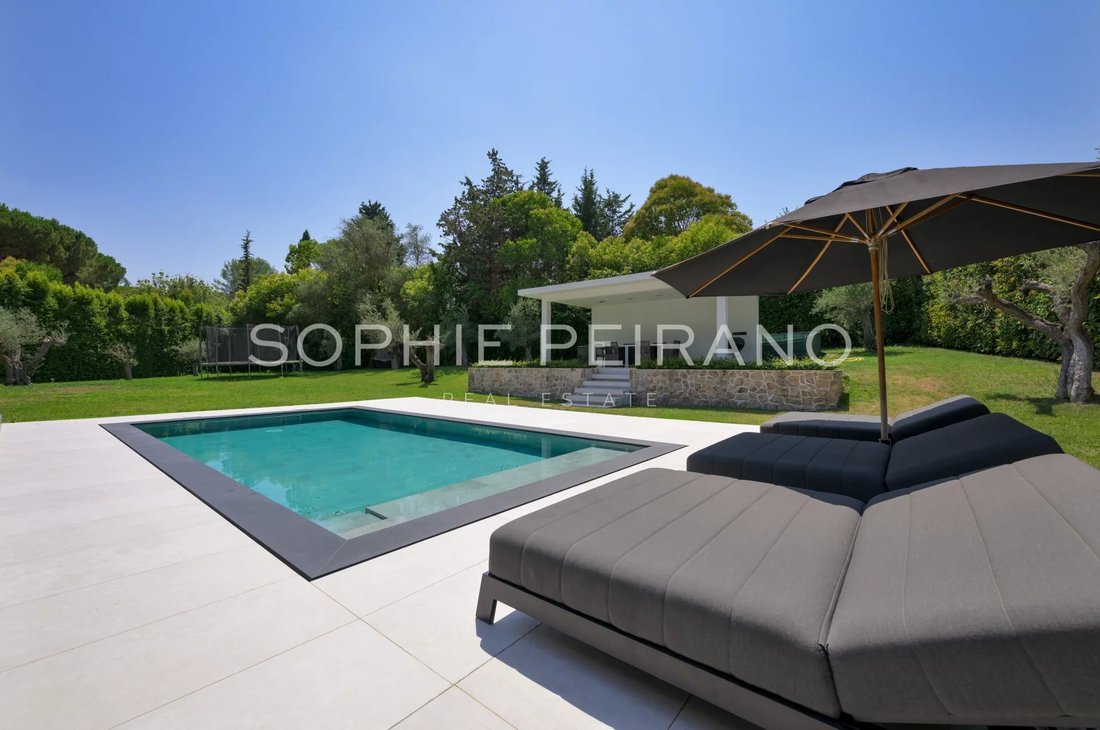 Villa in Mougins, Provence-Alpes-Côte d'Azur, France 2 - 18582444