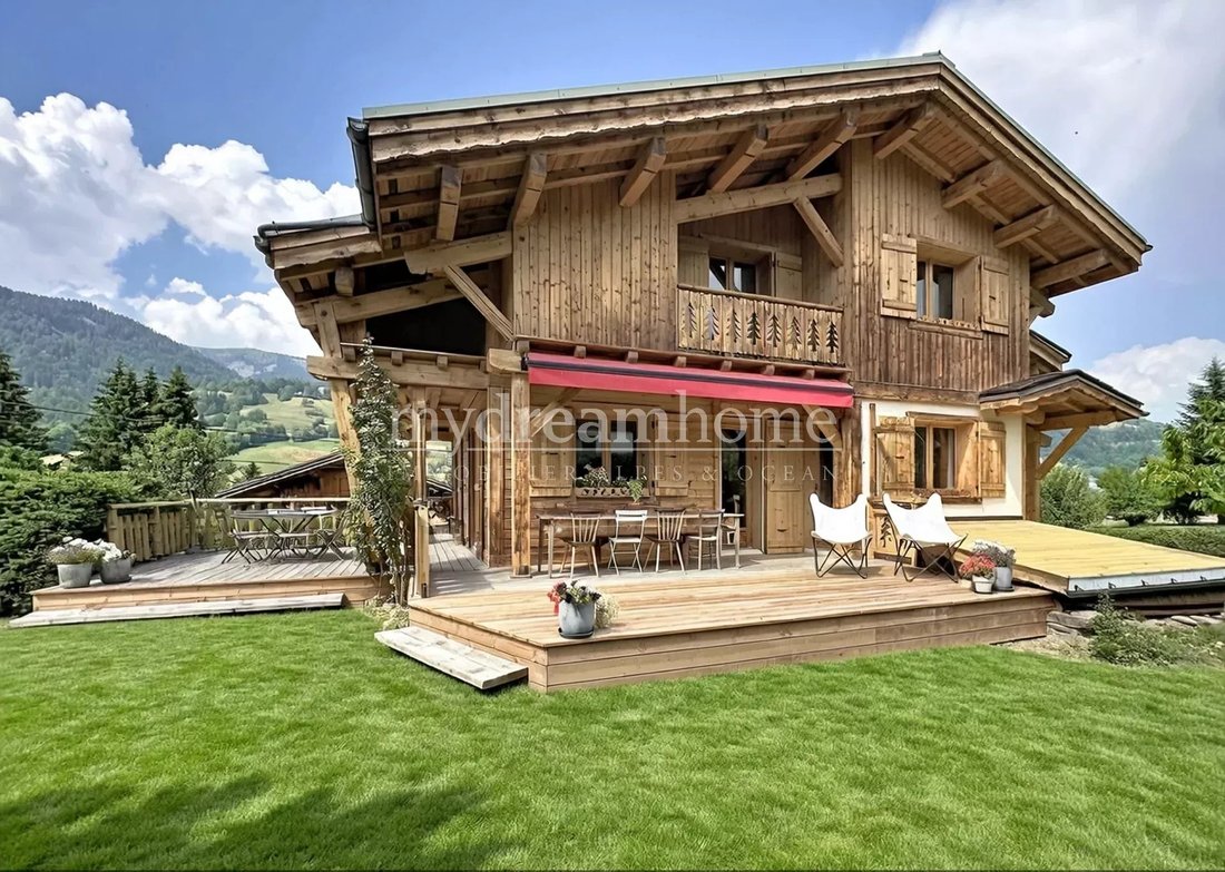 Chalet in Praz-sur-Arly, Auvergne-Rhône-Alpes, France 1 - 18585509