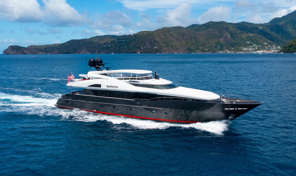 Palmer Johnson Raised Pilothouse