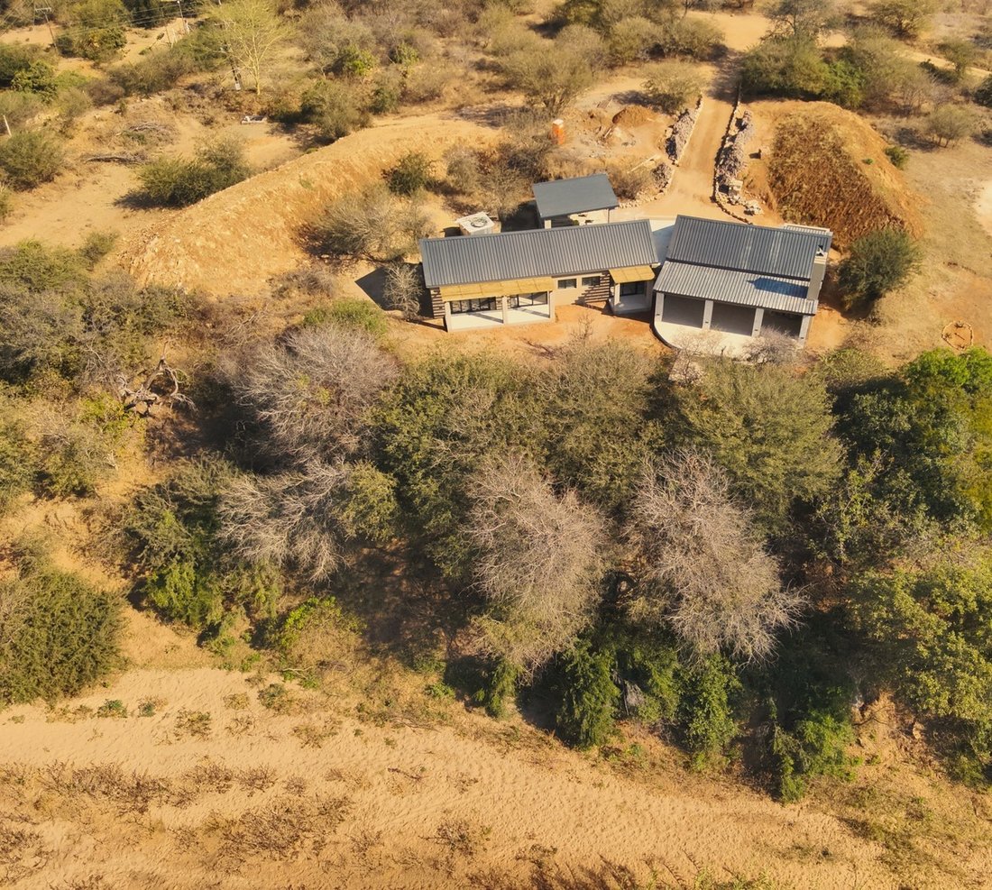 House in Hoedspruit, Limpopo, South Africa 2 - 17242043