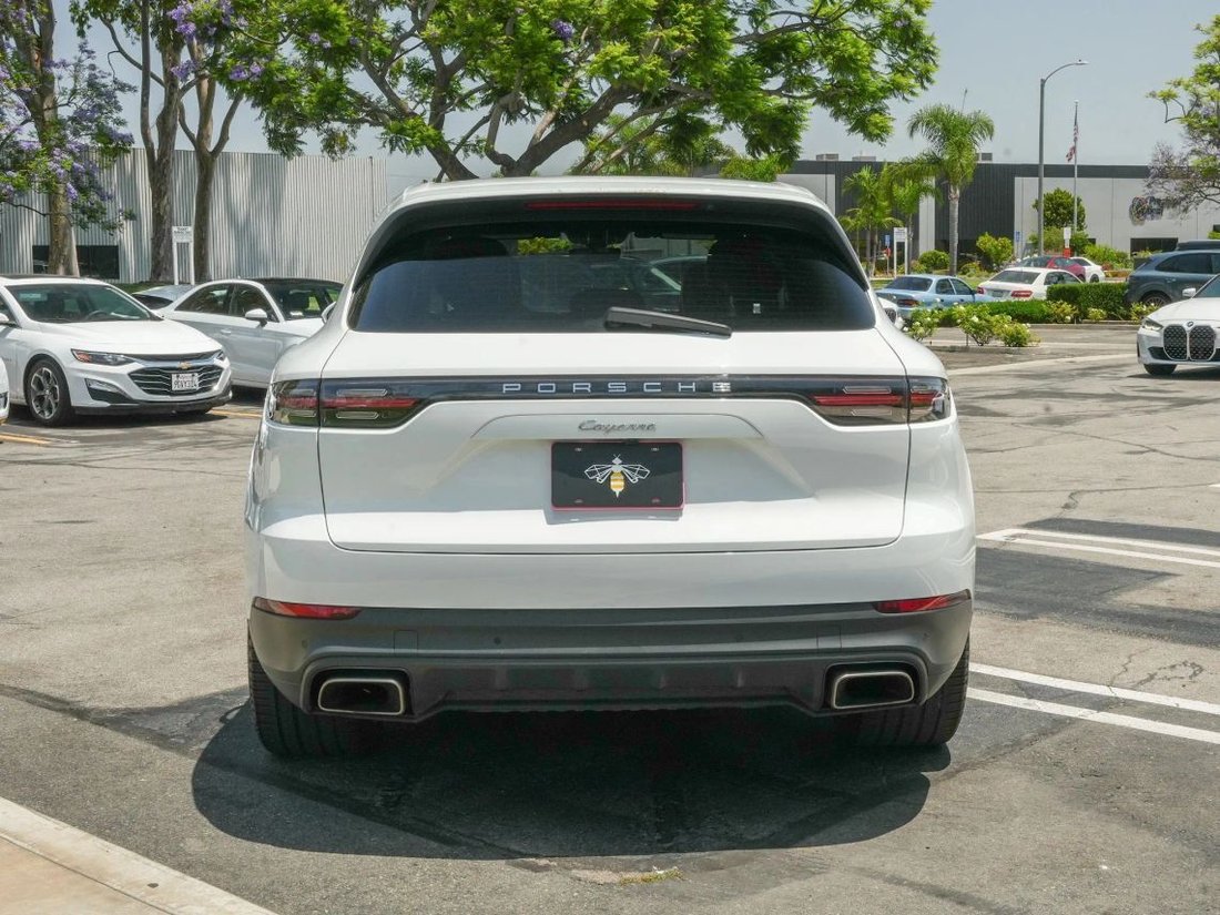 Suv in Costa Mesa, CA, United States 4 - 18585742