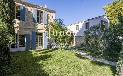 House in Arles, Provence-Alpes-Côte d'Azur, France 1