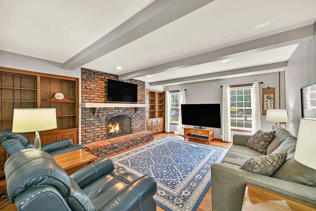House in Brookfield, Wisconsin, United States 3 - 18584008