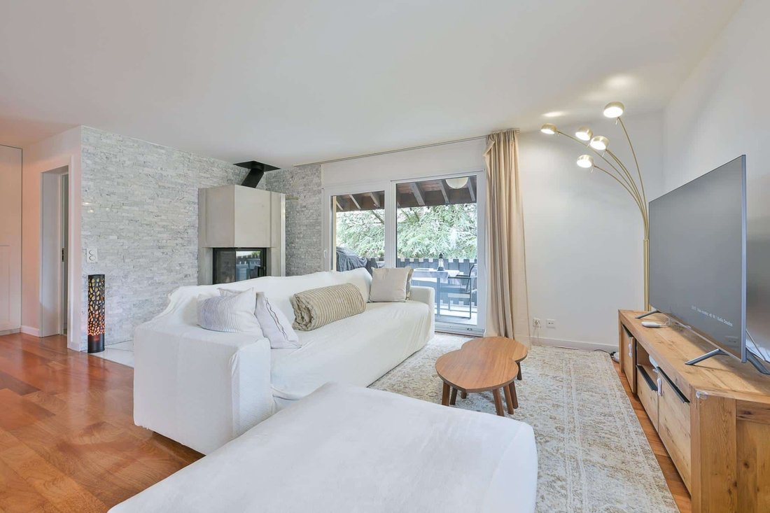 Apartment in Chavannes-de-Bogis, Vaud, Switzerland 1 - 18580649