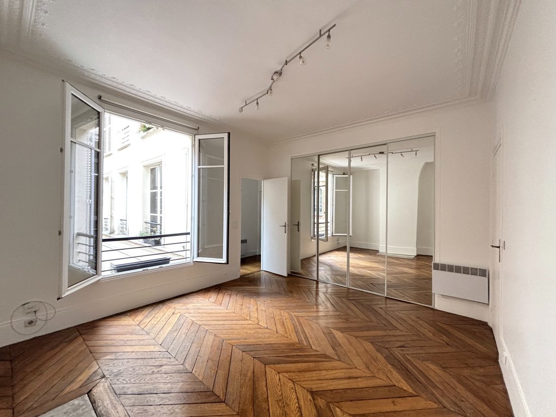 Apartment in Saint Philippe du Roule, Paris 8e Arrondissement, Paris 1 - 18584267
