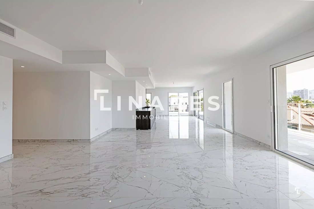 Apartment in Saint Giniez, 8e Arrondissement, Marseille 2 - 18582365