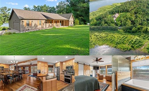 House in Diamond City, Arkansas, United States 1