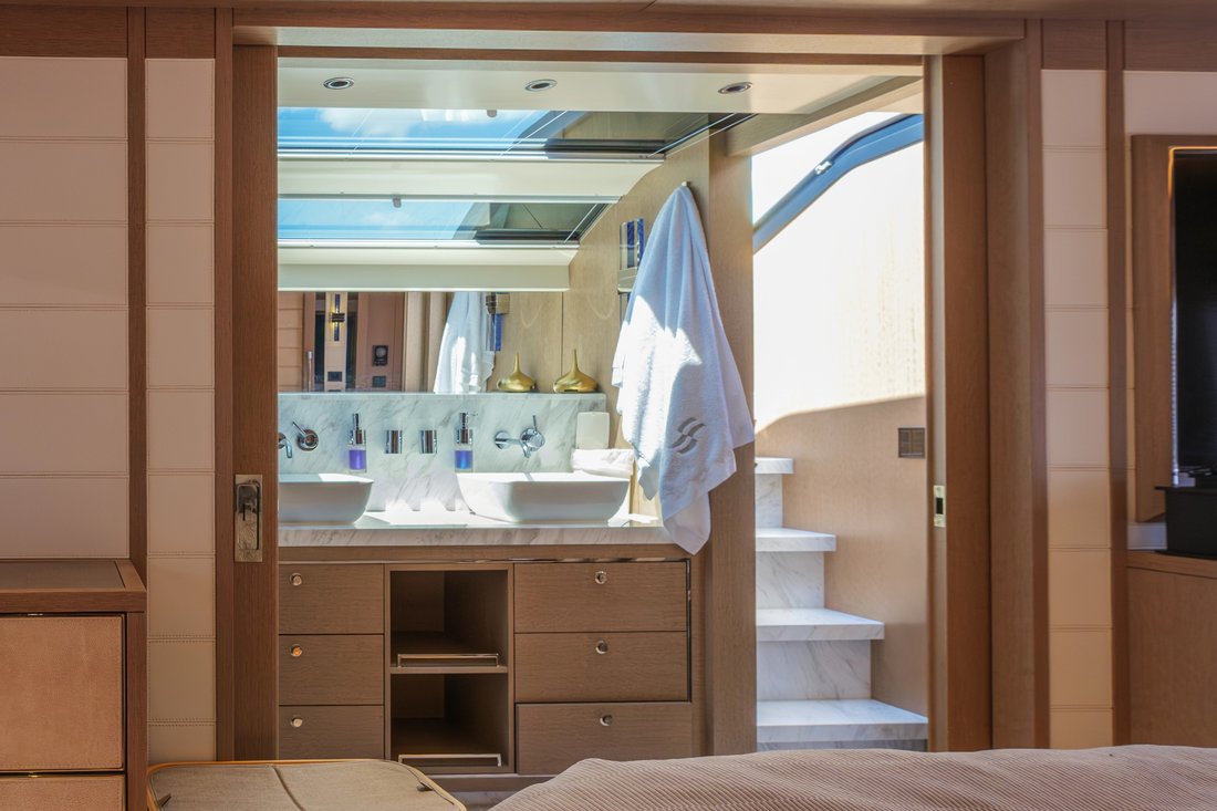 Motor Yacht in Greece 3 - 18582217
