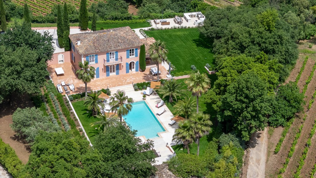 Villa in Grimaud, Provence-Alpes-Côte d'Azur, France 1 - 18585358