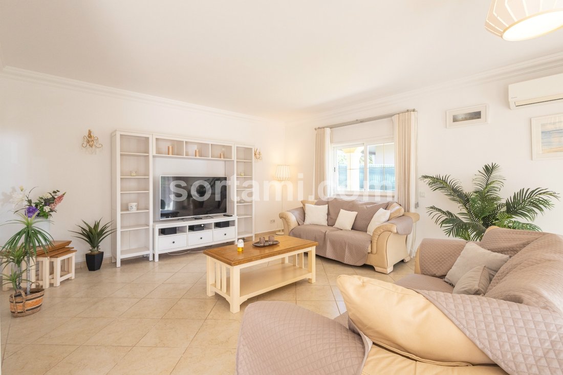 House in Quarteira, Algarve, Portugal 2 - 18585323