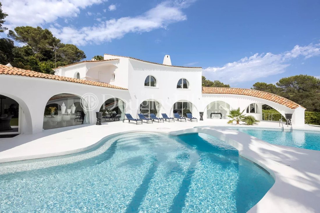 Villa in Mougins, Provence-Alpes-Côte d'Azur, France 5 - 18582426