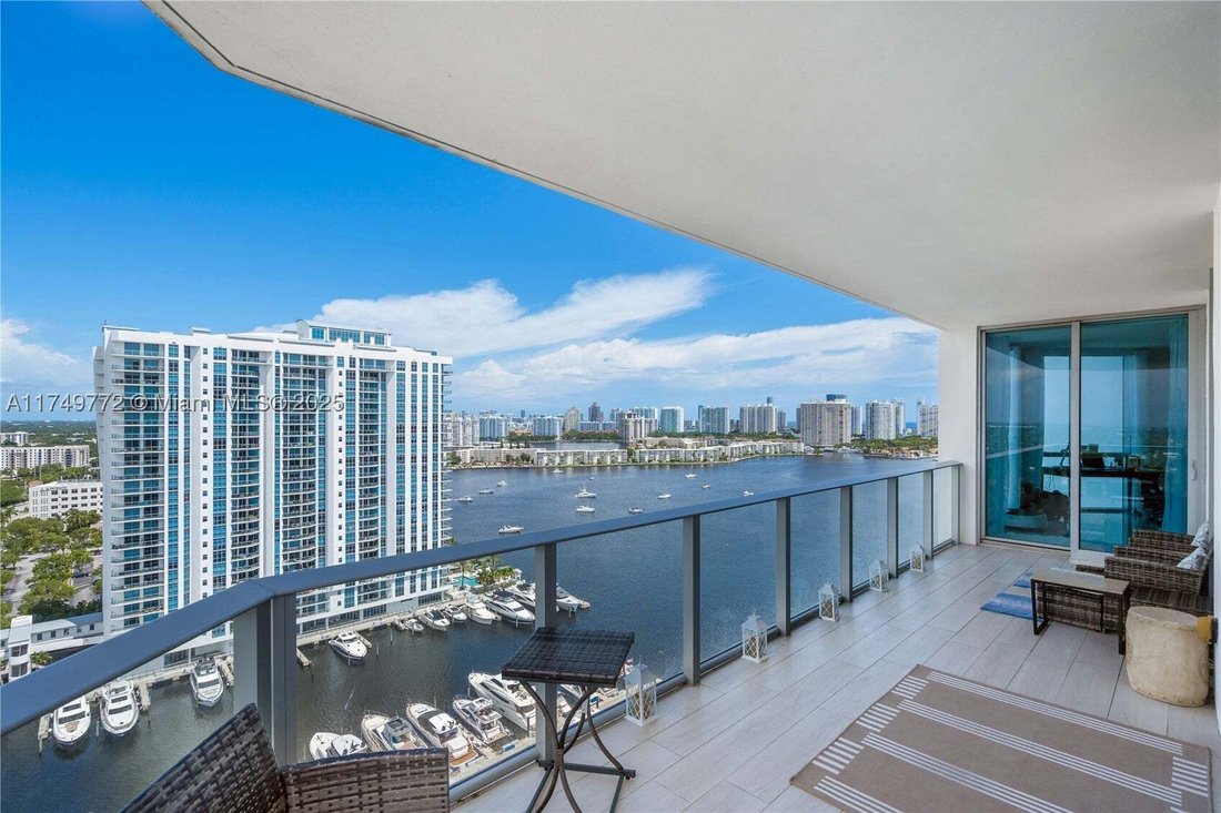 Condo in North Miami Beach, Florida, United States 1 - 16635902