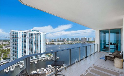 Condo in North Miami Beach, Florida, United States 1