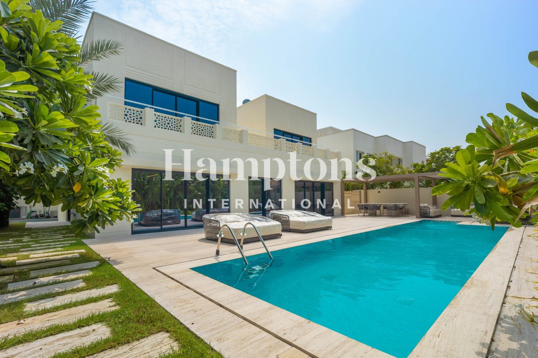 Villa in The Meadows, Dubai, United Arab Emirates 2 - 18143975