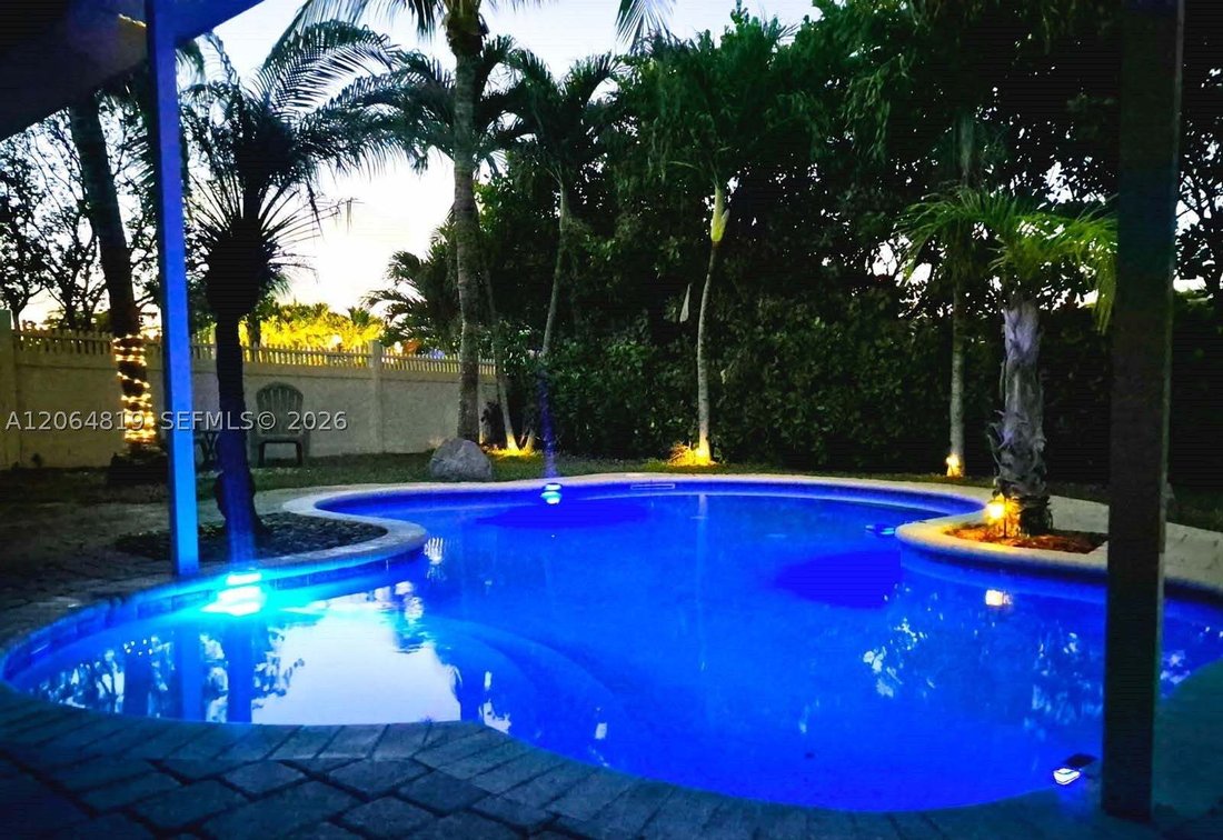 House in Oakland Park, Florida, United States 5 - 18579339