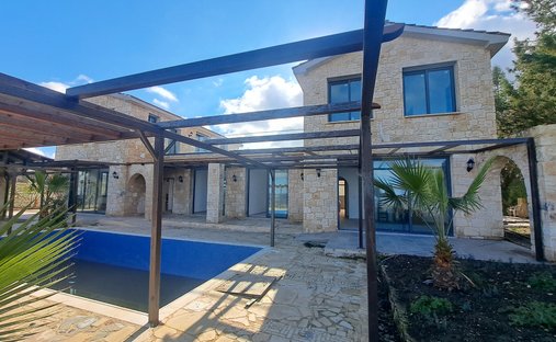 Villa in Lasa, Paphos, Cyprus 1