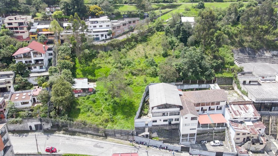 Terreno a Quito, Provincia del Pichincha, Ecuador 2 - 18582752
