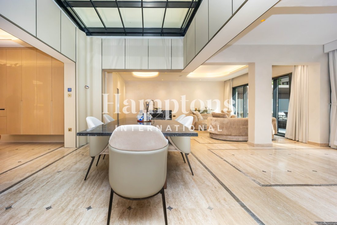 Villa in The Meadows, Dubai, United Arab Emirates 4 - 18143975
