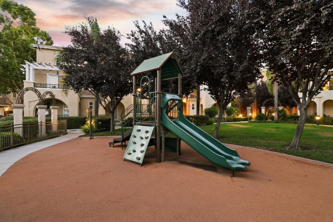 Townhouse in Santa Clara, California, United States 3 - 18584385