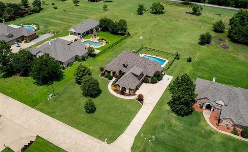 House in Talty, Texas, United States 1