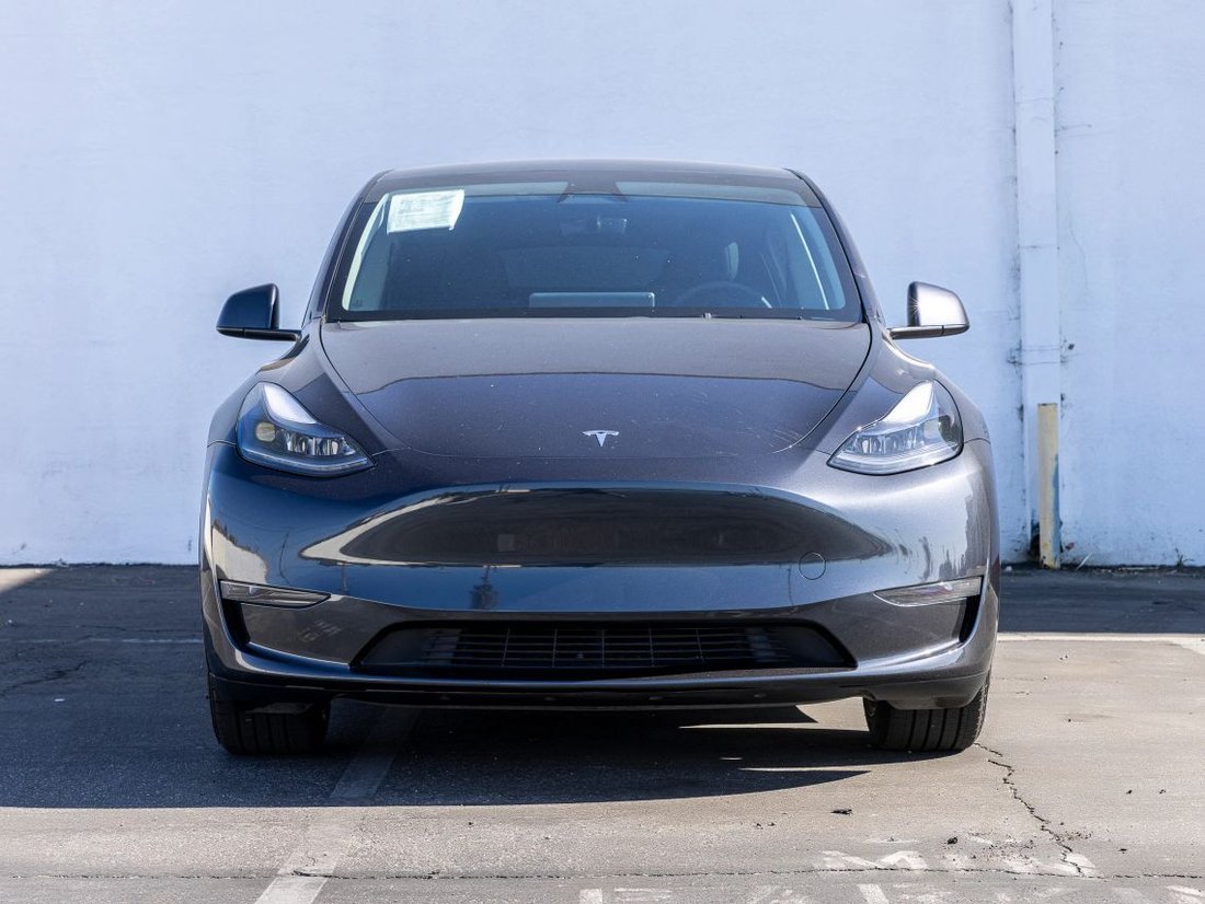 Suv in Azusa, CA, United States 2 - 18531438