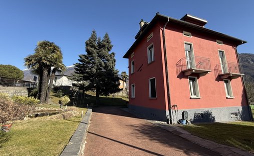 House in Bellinzona, Ticino, Switzerland 1