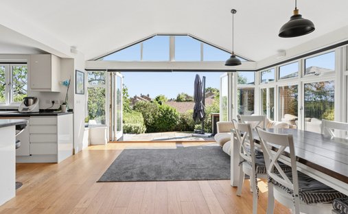 Casa a Lower Bourne, Inghilterra 1