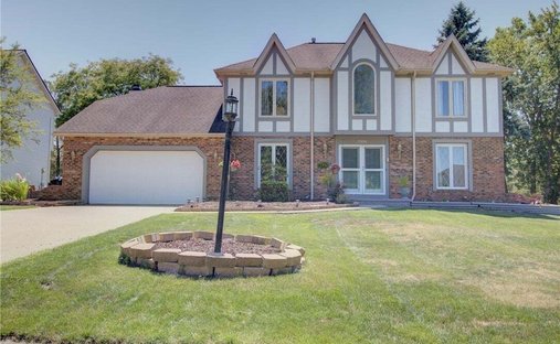 House in Strongsville, Ohio, United States 1