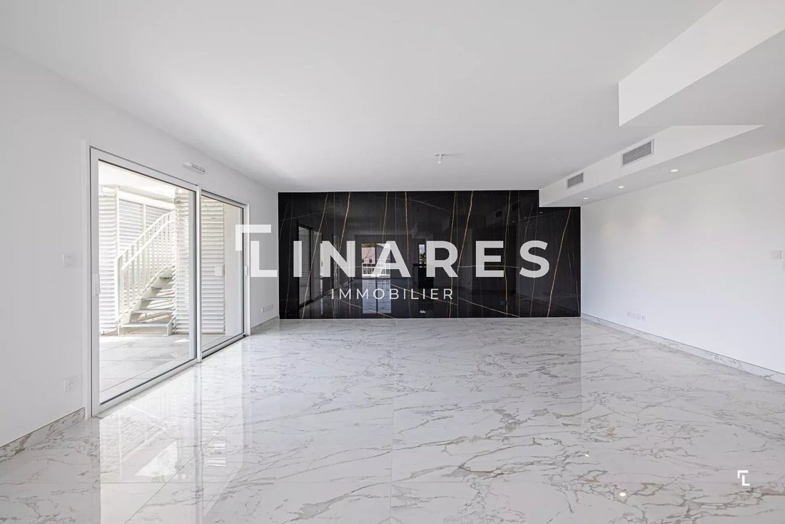 Apartment in Saint Giniez, 8e Arrondissement, Marseille 4 - 18582365