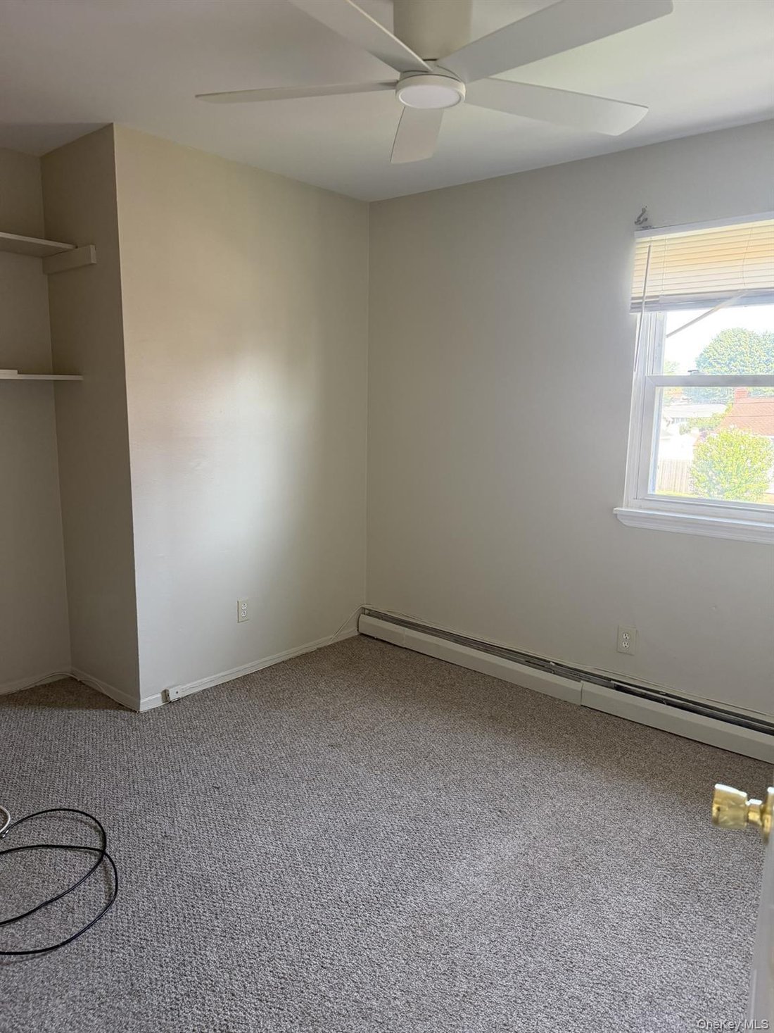 West Babylon, New York, United States 5 - 18585159