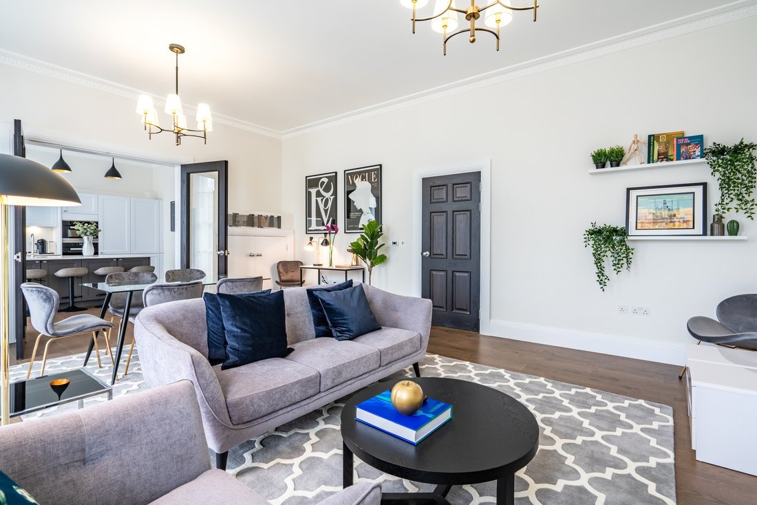 Condo in WC2, Westminster, England 5 - 18585529