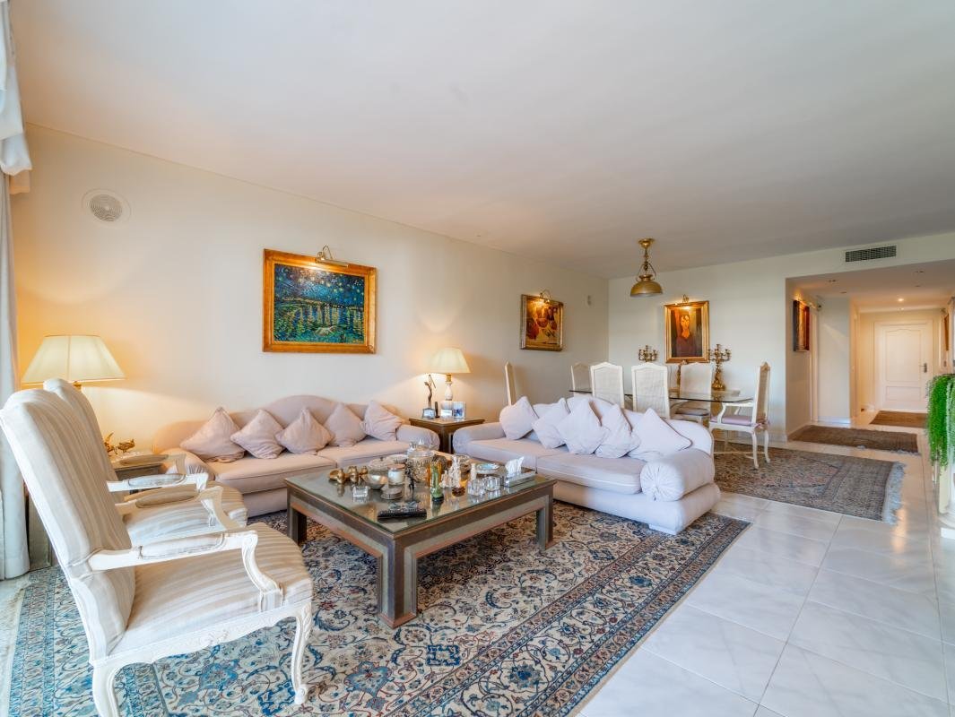 Apartment in Puerto Banus, Marbella, Spain 4 - 18583967