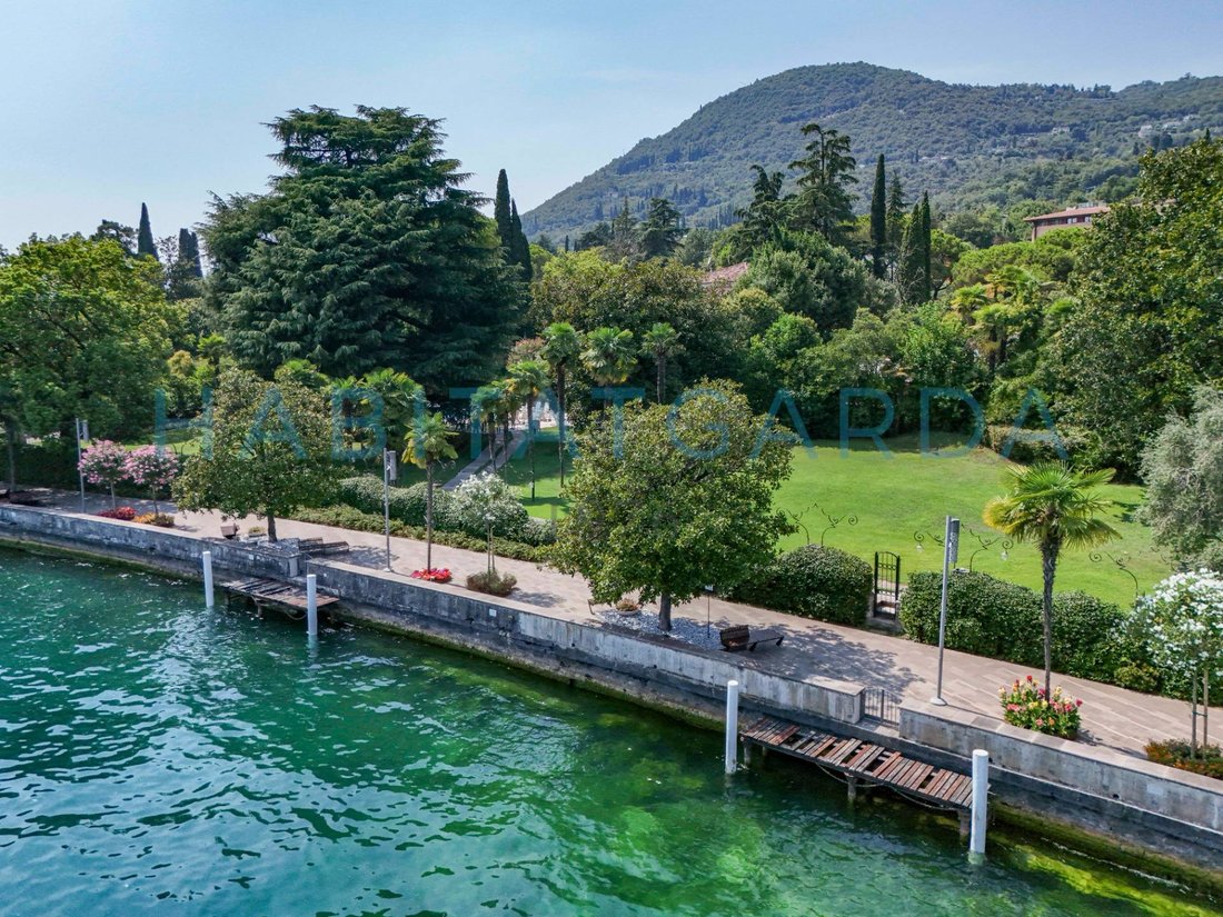 Apartment in Gardone Riviera, Lombardy, Italy 3 - 18585977