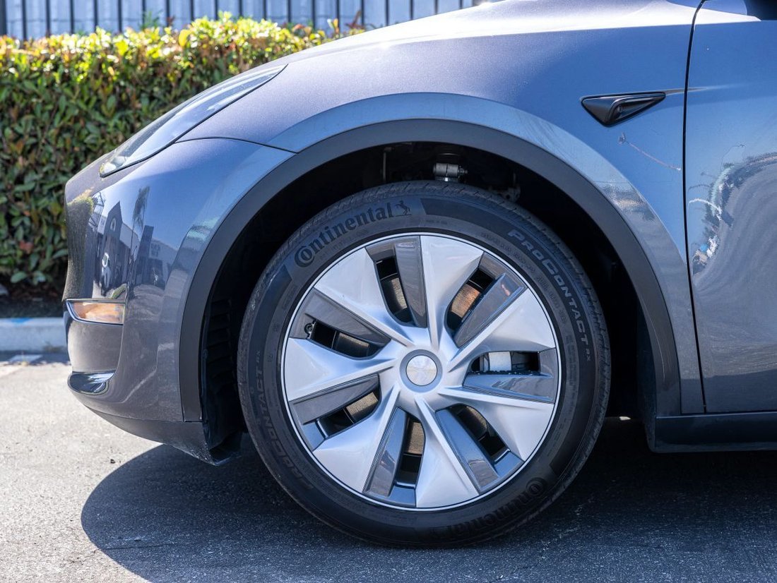 Suv in Azusa, CA, United States 3 - 18507245