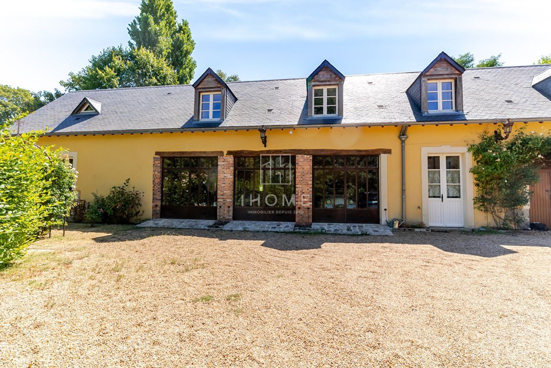 Villa in Parigné-le-Pôlin, Pays de la Loire, France 2 - 18581908