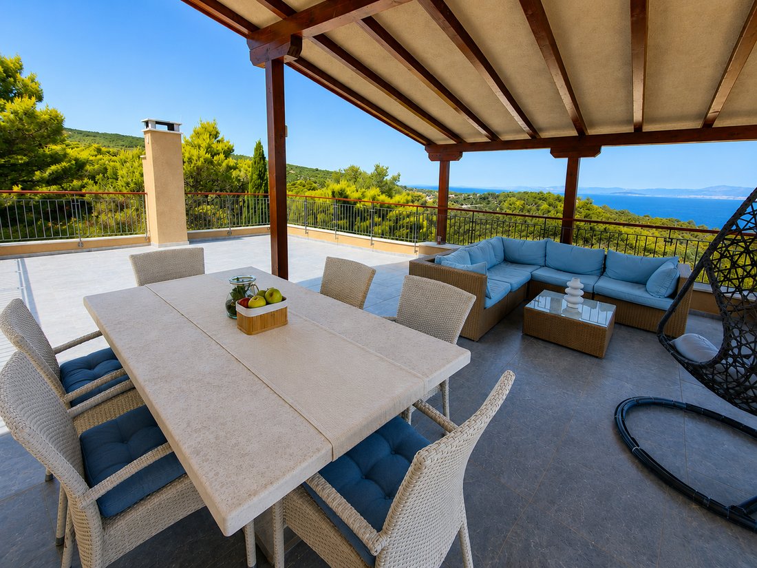 Villa in Splitska, Split-Dalmatia County, Croatia 1 - 18585829