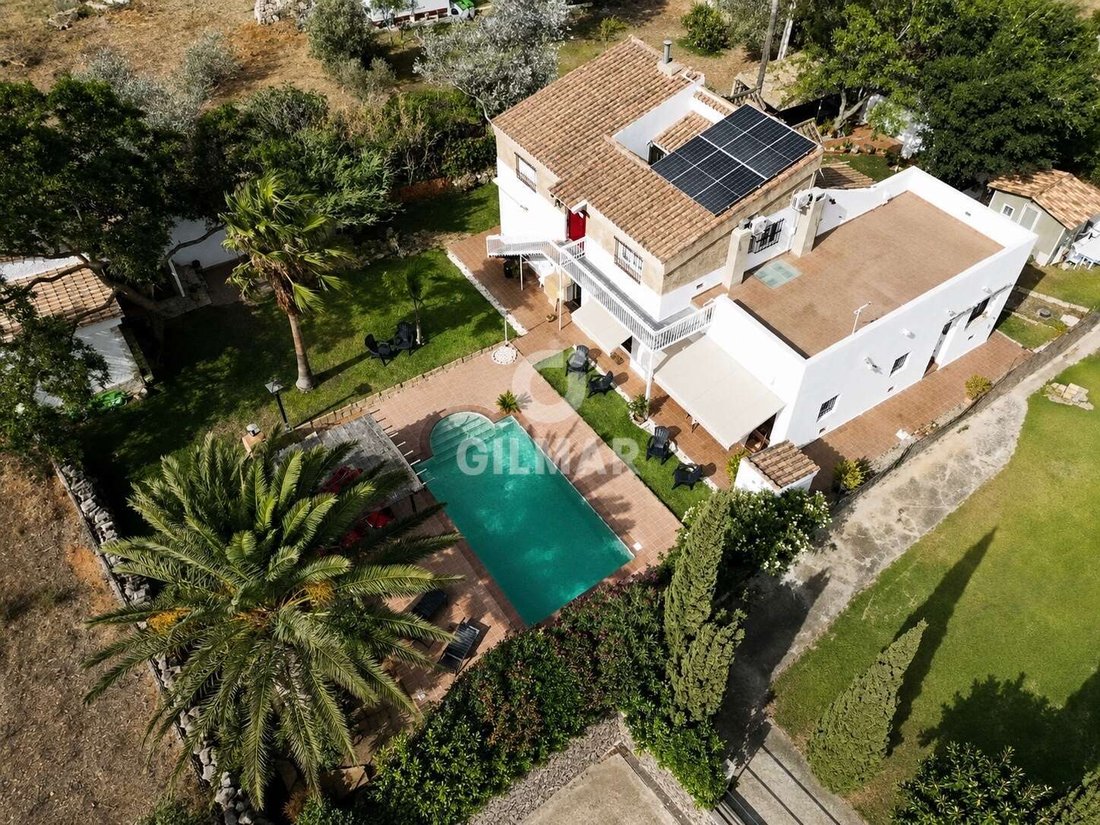 Villa in Chiclana de la Frontera, Andalusia, Spain 1 - 18581177