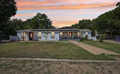 House in Burleson, Texas, United States 1