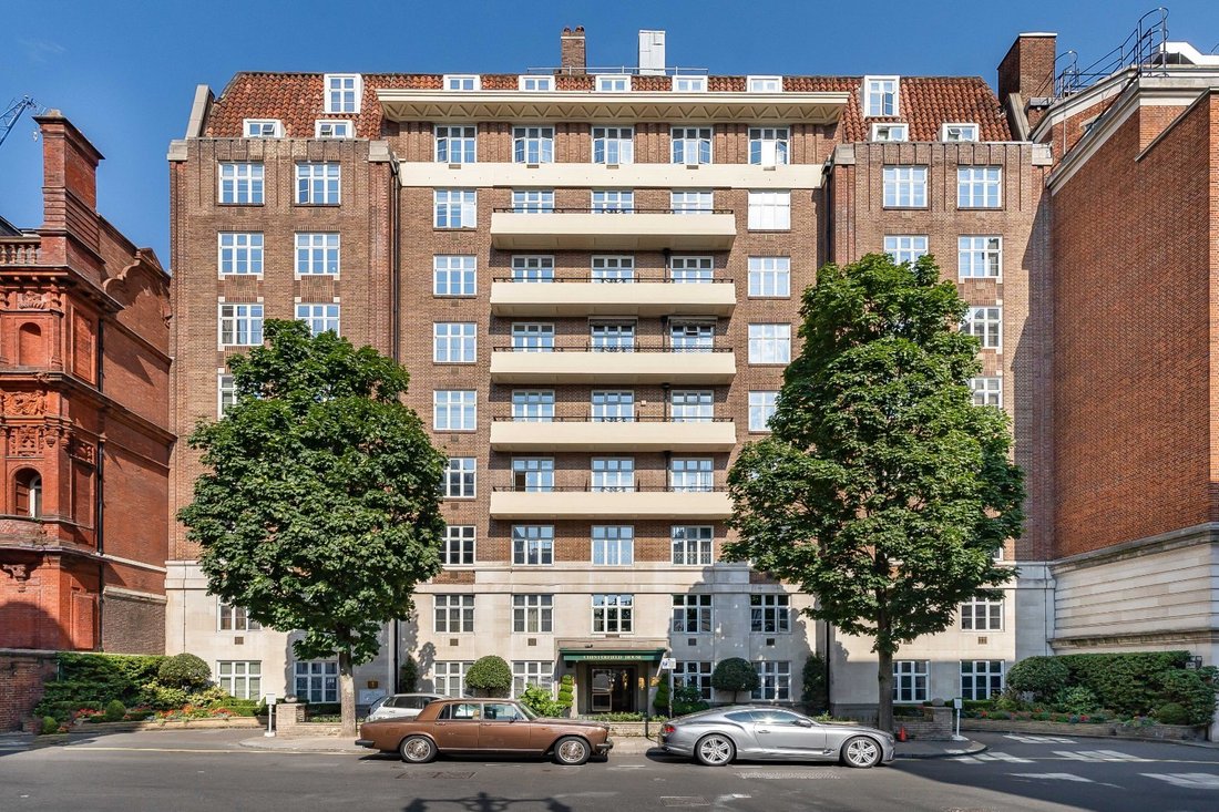 Apartment in Mayfair, Westminster, England 2 - 17302515