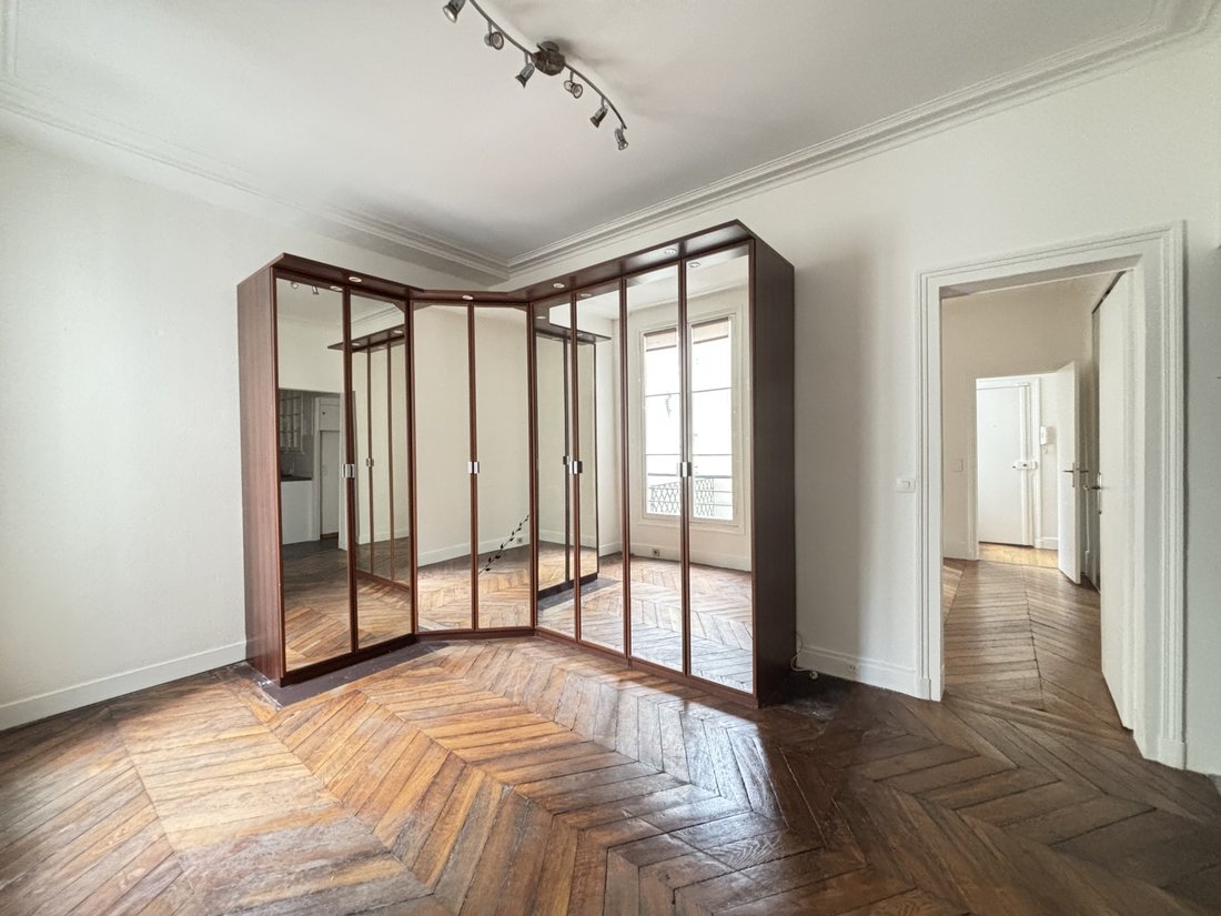 Apartment in Saint Philippe du Roule, Paris 8e Arrondissement, Paris 5 - 18584267