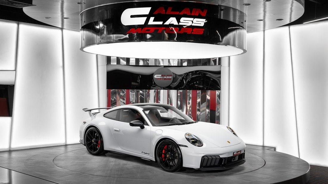 Coupe in Dubai, United Arab Emirates 1 - 18580177