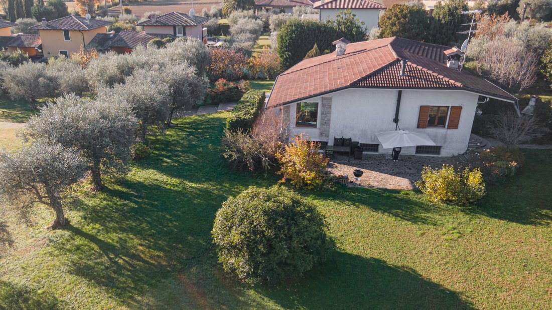 Villa in Moniga del Garda, Lombardy, Italy 1 - 18582784