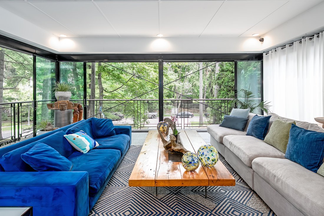 House in Oakville, Ontario, Canada 4 - 18580313