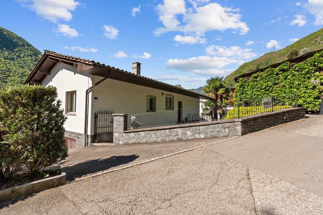 Villa in Lumino, Ticino, Switzerland 2 - 18583298