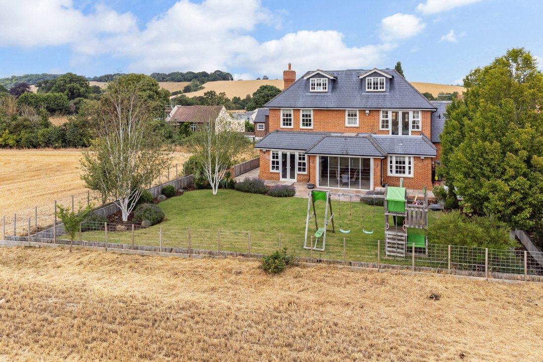 House in Lilley, England 1 - 18583732