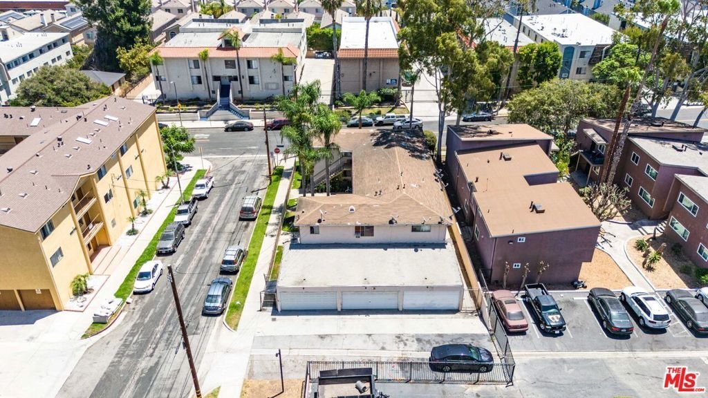 Los Angeles, California, United States 5 - 18584020